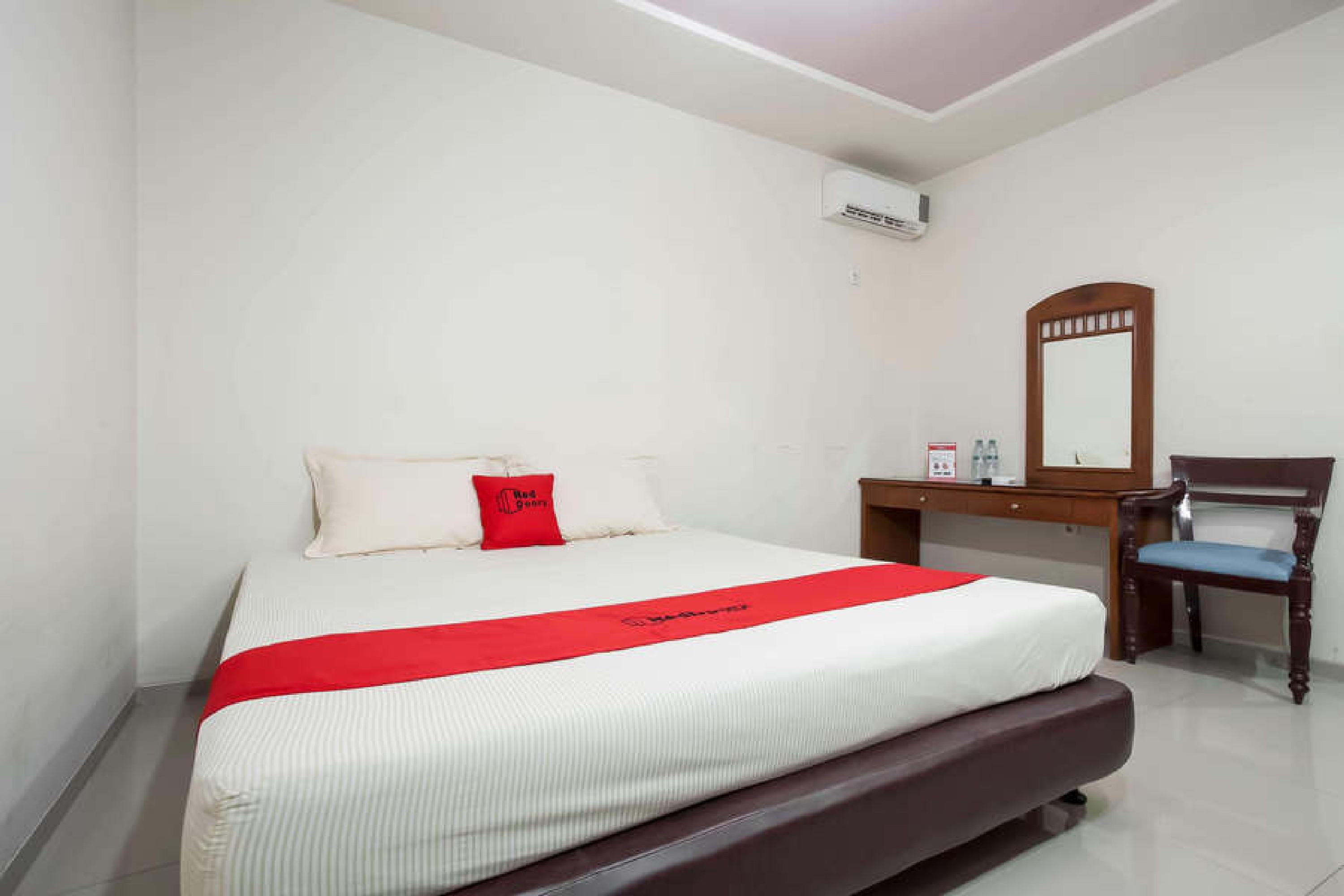 Reddoorz @ Panglima Sudirman Hotel Surabaya Exterior photo