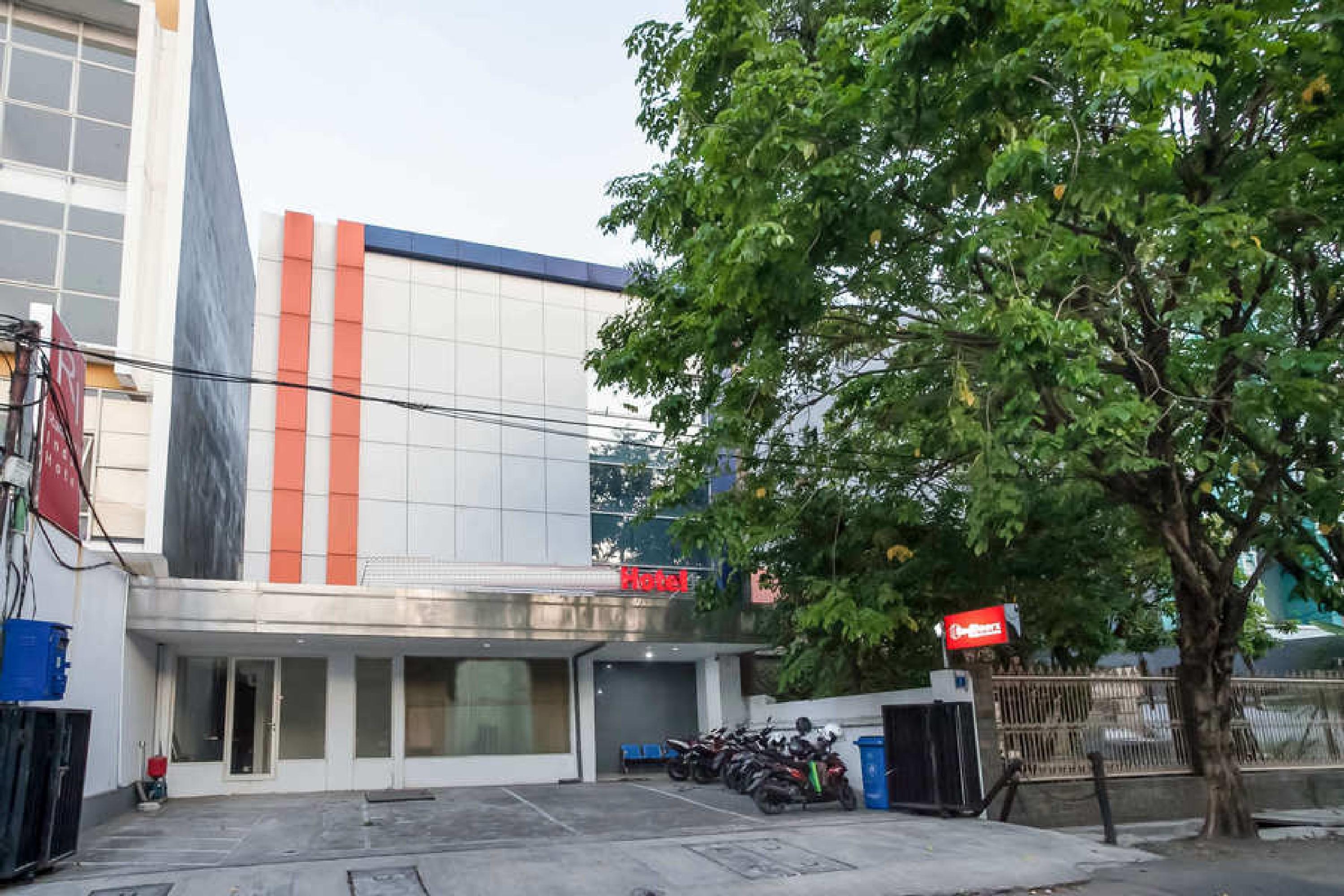 Reddoorz @ Panglima Sudirman Hotel Surabaya Exterior photo