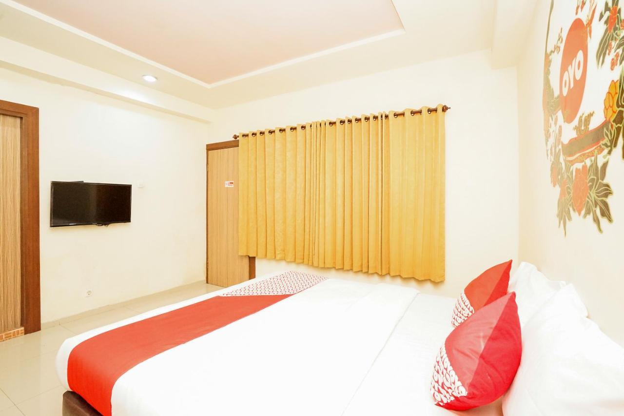 Reddoorz @ Panglima Sudirman Hotel Surabaya Exterior photo